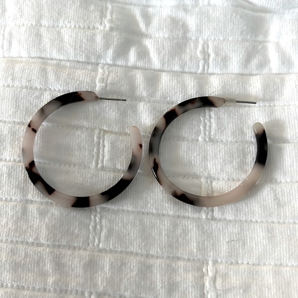 Jewelry - Resin hoops